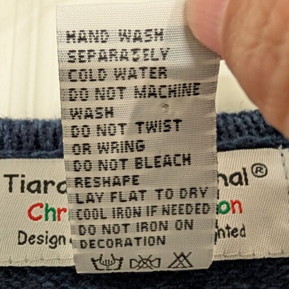 Tiara International Reindeer Embellished Sweater Vest Womens Size Large Blue Zip - Picture 6 of 11